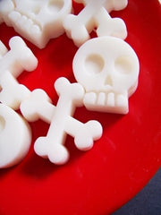 Skull and Crossbones Soap Set