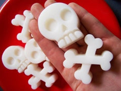 Skull and Crossbones Soap Set